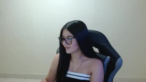 Sahaliefox  online show from 04.27.26
