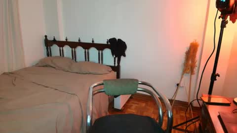 Sindy Scott online show from 02.05.26