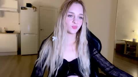 Sofia online show from 10.17.25