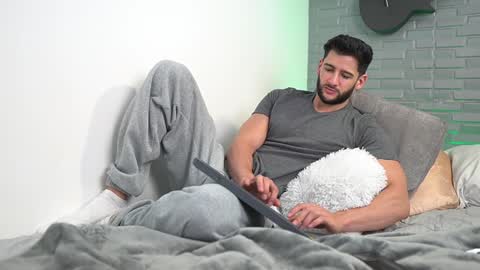 saimon  online show from 01.02.25