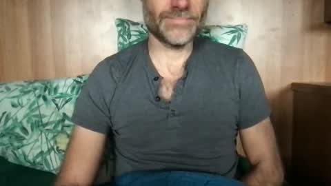 Snapshot of saint009 chatting on 10.15.25 saint009 online show from 10.15.25