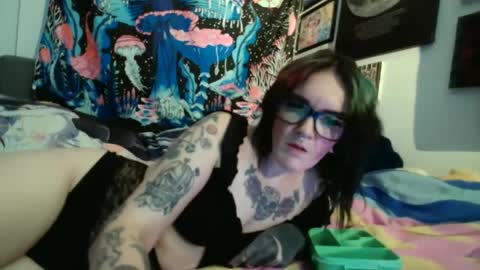 Snapshot of salemsslut chatting on 12.12.24 salemsslut online show from 12.12.24