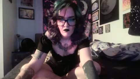 Snapshot of salemsslut chatting on 12.18.24 salemsslut online show from 12.18.24