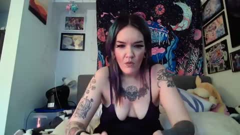 Snapshot of salemsslut chatting on 12.30.24 salemsslut online show from 12.30.24