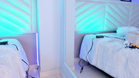  Sally White  online show from 02.06.25