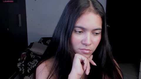 Snapshot of sallye__ chatting on 11.08.25 Sallye online show from 11.08.25