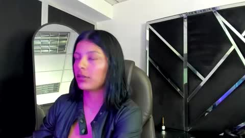 salmaportman_ online show from 10.19.25