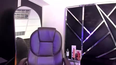 salmaportman_ online show from 10.21.25