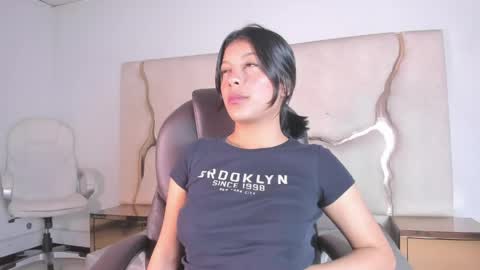 salmaportman_ online show from 05.15.26