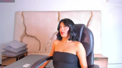 salmaportman_ online show from 06.10.26