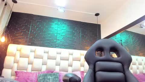 Snapshot of salo_heavenn chatting on 02.14.25 salome online show from 02.14.25