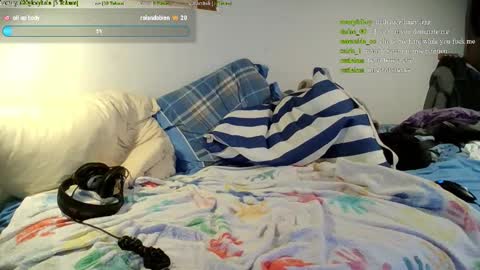 Snapshot of salokiin chatting on 10.22.25 salokiin online show from 10.22.25