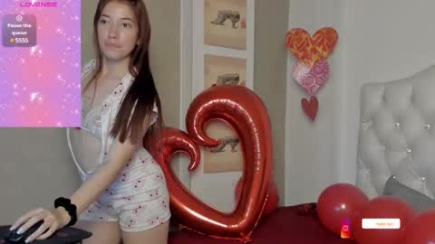 Snapshot of salome_9 chatting on 02.14.25 salome online show from 02.14.25