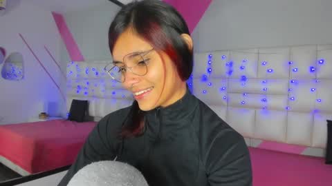 Salome Rose online show from 10.03.25