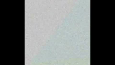 Snapshot of salomediosaperez chatting on 10.19.25 kitana online show from 10.19.25