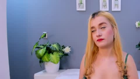 Salome Larzon online show from 05.07.26