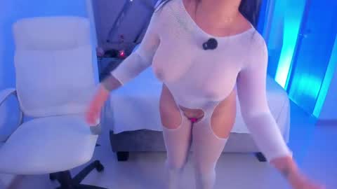 Salomme Cruz online show from 04.27.26