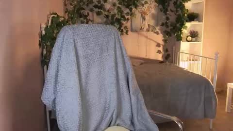 Snapshot of salt_mira chatting on 03.13.26 salt_mira online show from 03.13.26