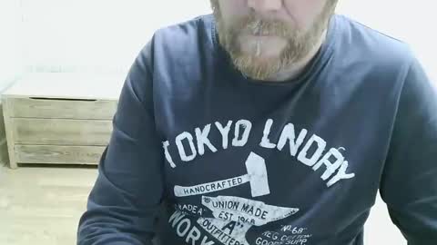 Snapshot of saltimbanquier chatting on 04.13.26 Saltimbanquier Salt ou Banquier online show from 04.13.26