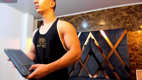 SALVATORE online show from 02.01.25