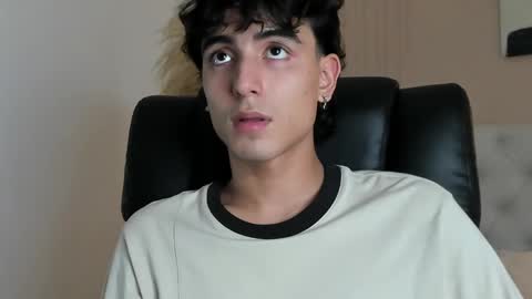 Snapshot of salvatore_monterey chatting on 01.18.25 salvatore online show from 01.18.25