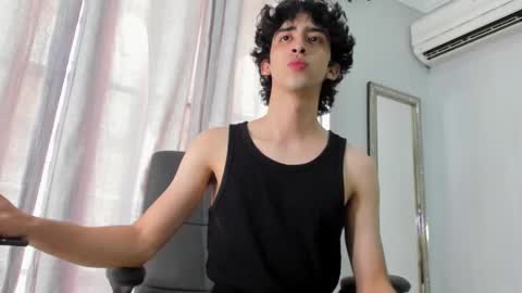 Snapshot of salvatore_monterey chatting on 02.15.25 salvatore online show from 02.15.25