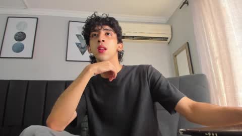 Snapshot of salvatore_monterey chatting on 03.11.25 salvatore online show from 03.11.25