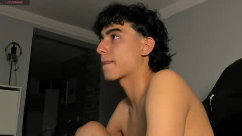 Snapshot of salvatore_montt chatting on 02.18.25 salvatore_montt online show from 02.18.25