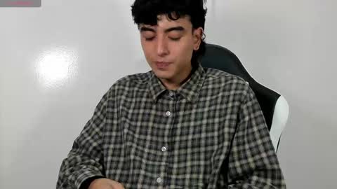 Snapshot of salvatore_montt chatting on 03.01.25 salvatore_montt online show from 03.01.25