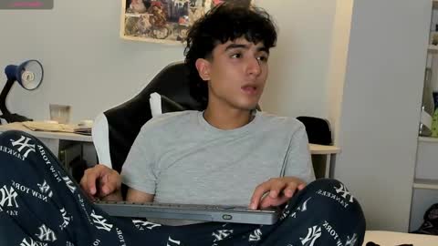 Snapshot of salvatore_montt chatting on 03.04.25 salvatore_montt online show from 03.04.25