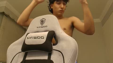 Snapshot of salvatore_montt chatting on 10.19.25 salvatore_montt online show from 10.19.25