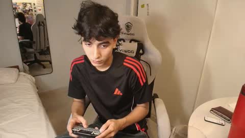 Snapshot of salvatore_montt chatting on 12.04.25 salvatore_montt online show from 12.04.25