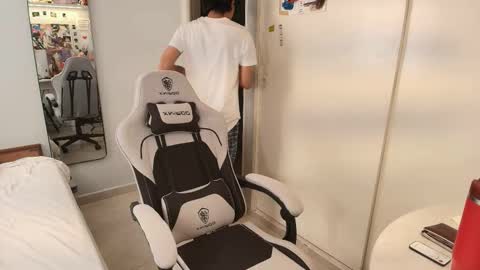 Snapshot of salvatore_montt chatting on 12.04.25 salvatore_montt online show from 12.04.25