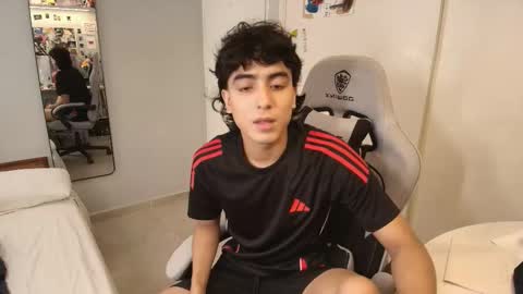 Snapshot of salvatore_montt chatting on 12.05.25 salvatore_montt online show from 12.05.25