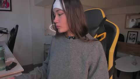 Snapshot of sam01___ chatting on 11.12.25 Stefana or Samchispas online show from 11.12.25