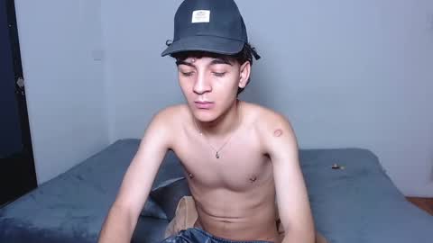 Snapshot of sam__cute chatting on 10.28.25 sam__cute online show from 10.28.25