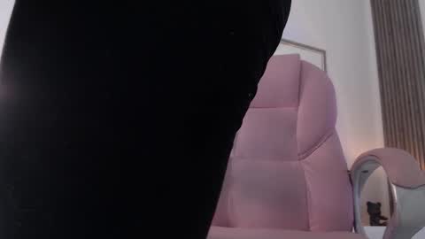 Snapshot of sam_mansson66 chatting on 01.04.25 SAM MANSON online show from 01.04.25