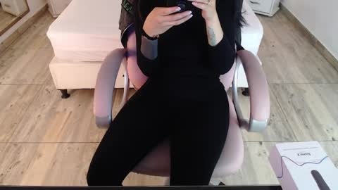 Snapshot of sam_mansson66 chatting on 02.06.25 SAM MANSON online show from 02.06.25