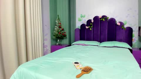 sam_naughty18 online show from 12.17.24