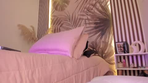 Snapshot of samaantha_white_ chatting on 07.28.26 Samaantha online show from 07.28.26