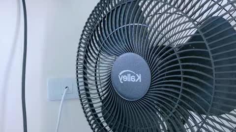 Snapshot of samagrey__ chatting on 11.20.25 online show from 11.20.25