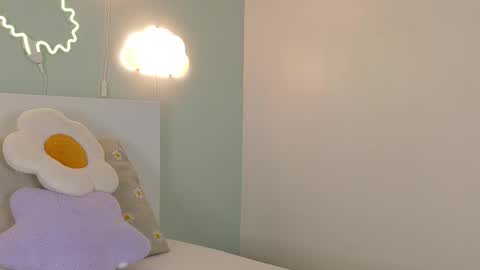 Snapshot of samagrey__ chatting on 11.28.25 online show from 11.28.25