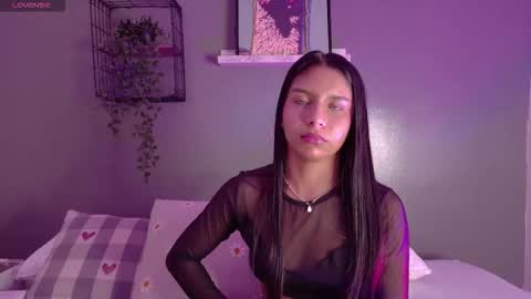 Snapshot of samagrey__ chatting on 11.29.25 online show from 11.29.25