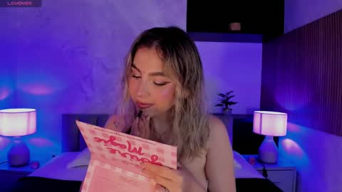 Snapshot of samanta_bone chatting on 01.17.25 Samanta online show from 01.17.25