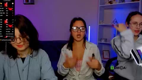 Snapshot of samanta_hotty chatting on 10.17.25 samanta_hotty online show from 10.17.25
