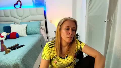 Samanta Stone online show from 06.17.26