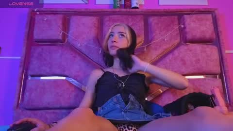 Snapshot of samantaa_liov chatting on 06.17.26 samantaa_liov online show from 06.17.26