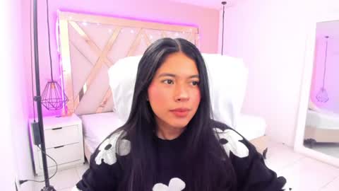 Snapshot of samantaa_shy chatting on 07.14.26 sam online show from 07.14.26