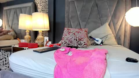 Samanta... online show from 02.26.25