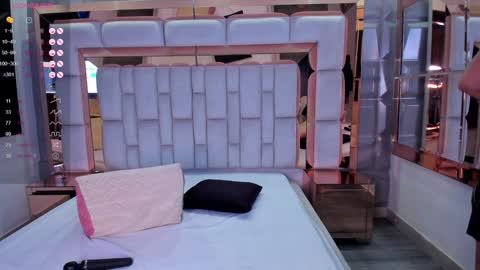 S A M A N T A   online show from 12.29.24